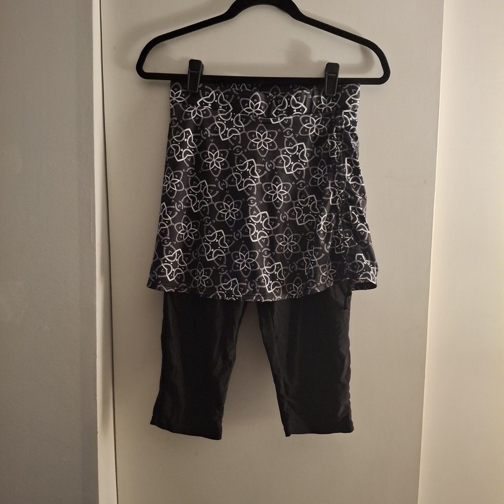 She Show Women's Black and White Floral Women's Skirt With Leggings